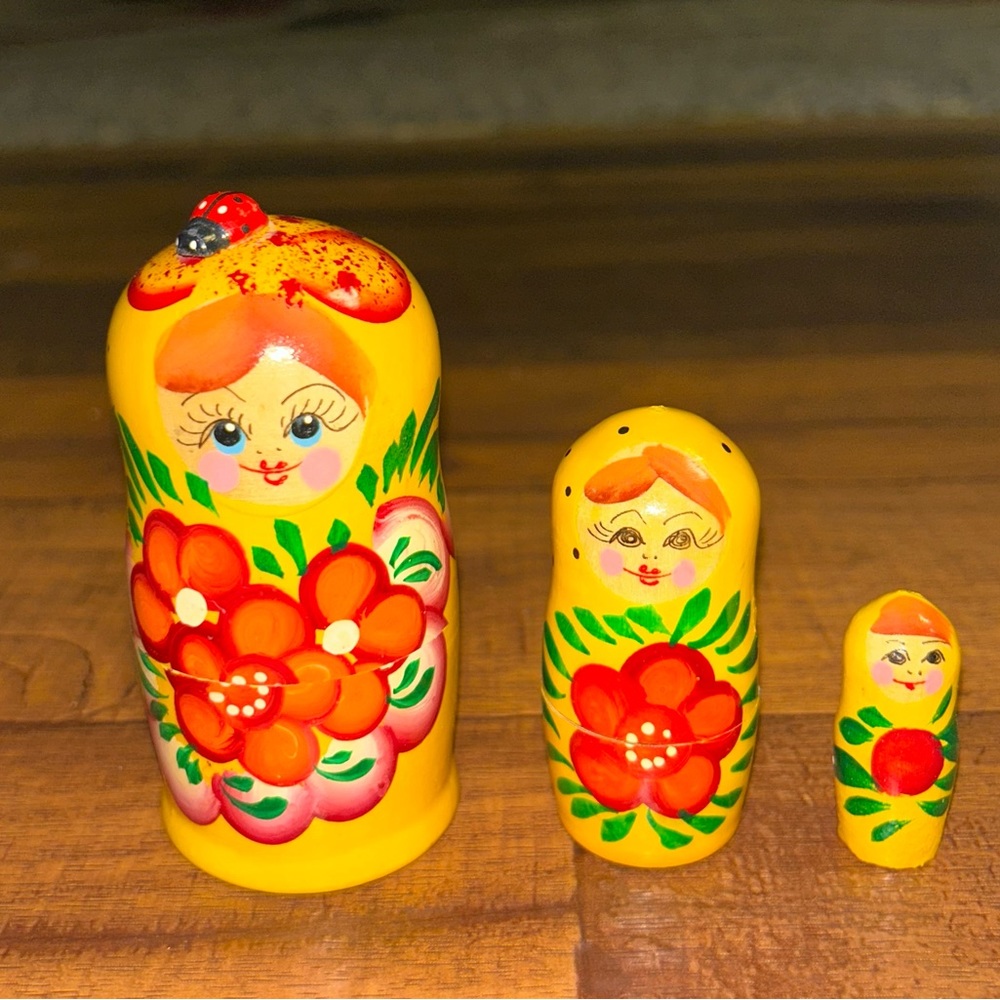 Russian Wooden Yellow & Red Nesting Stacking Matryoshka Dolls~ 3 Piece Painted